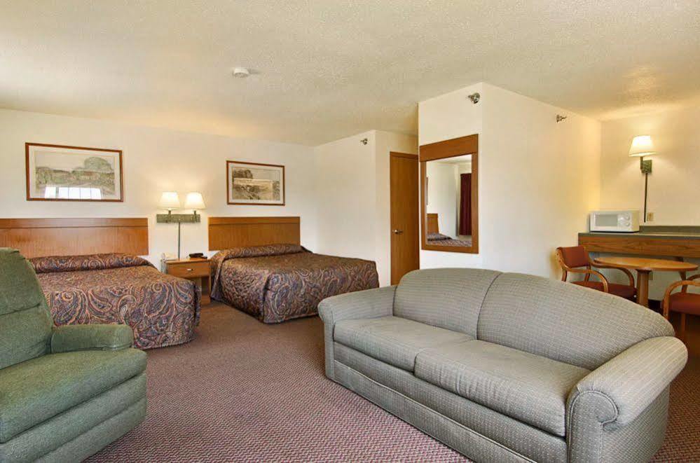Wamego Inn And Suites Номер фото